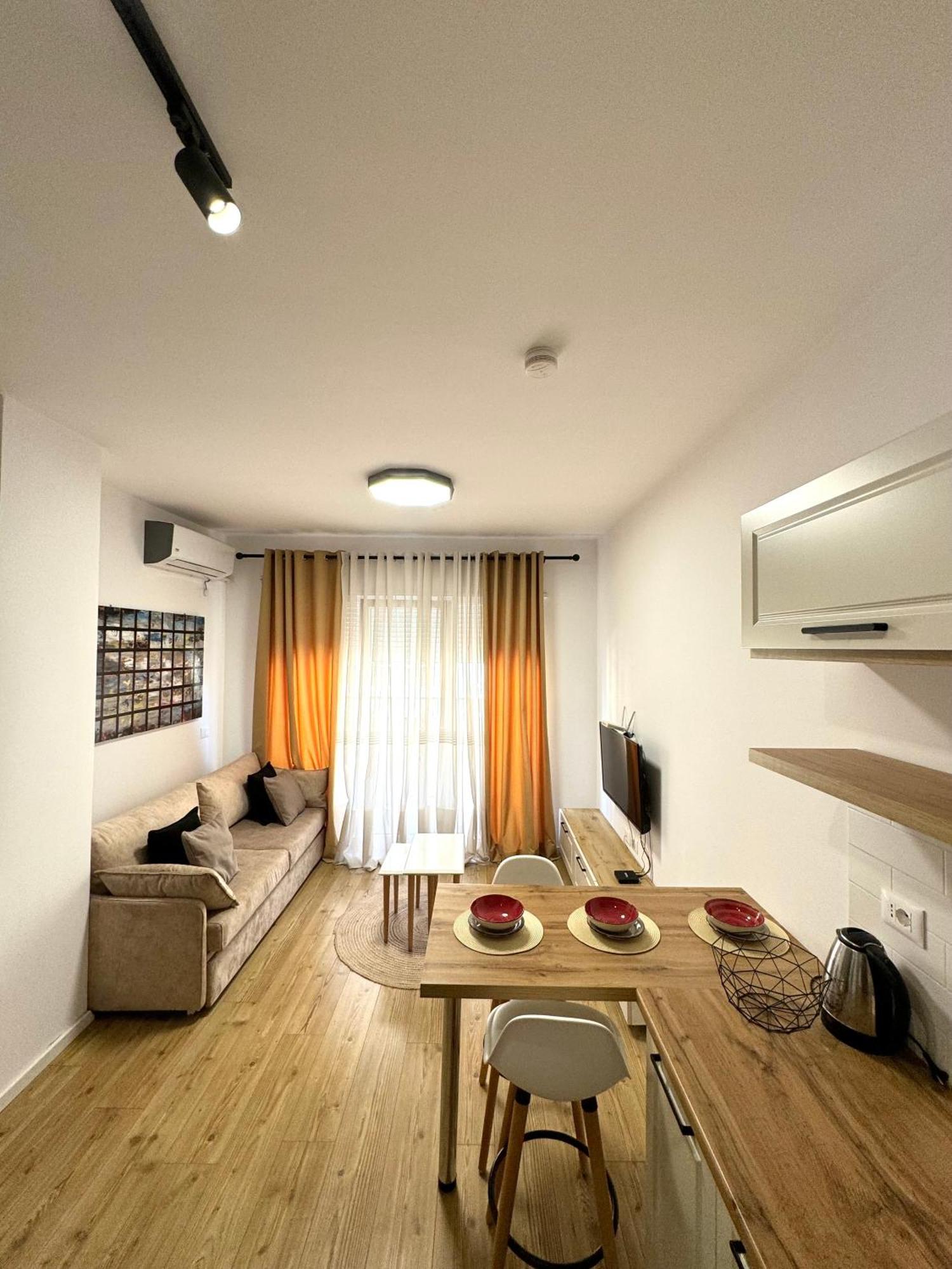 Apartment In The Heart Of Old Bazaar, Tirana - Hana Apartments Buitenkant foto
